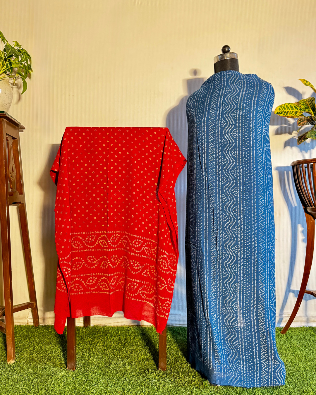 Red & Blue Bandhani Unstitched Cotton Dress Material Set