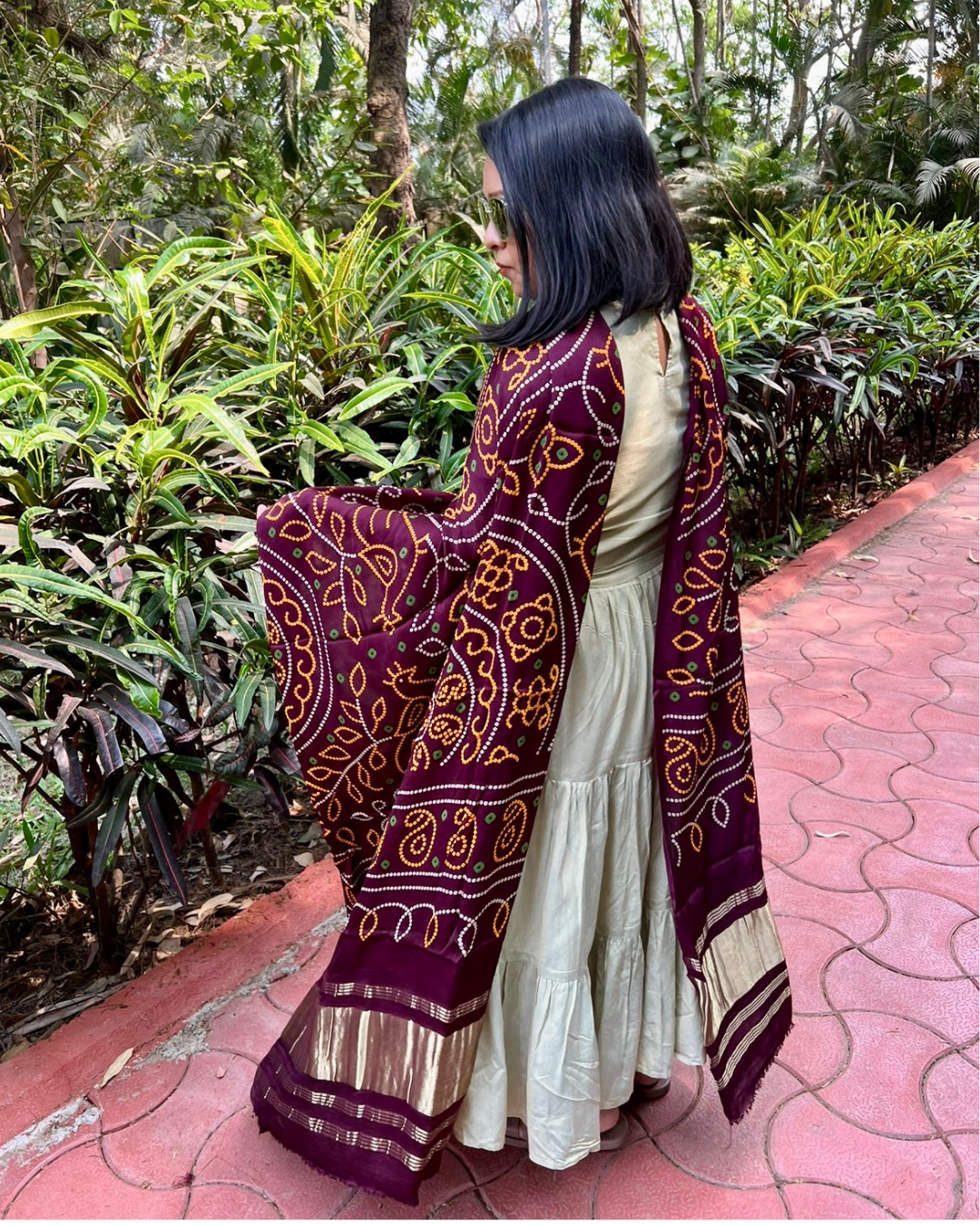 Lagdi Patta Purple Bandhani Dupatta