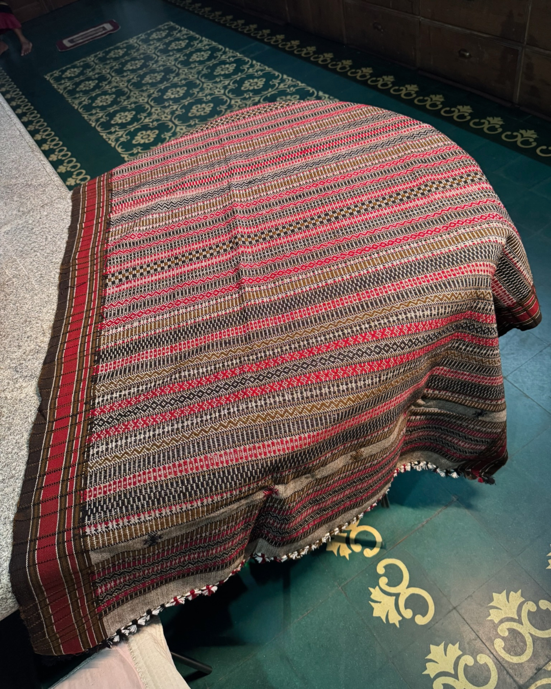 Handwoven Kutchi Woollen Shawl in Black, Red & Grey